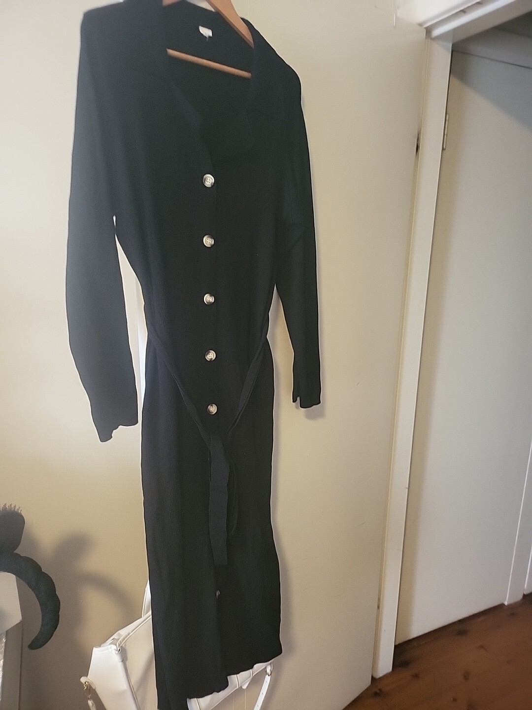 Picture 4 of 5