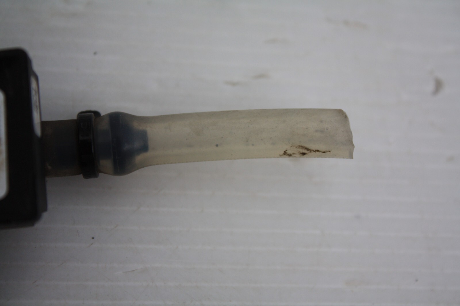 MB SL R231 Front Pedestrian Protection Pressure Sensor A2319052500 