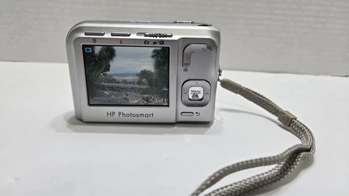 HP Photo Smart M547 6.2 MP Digital Camera Works