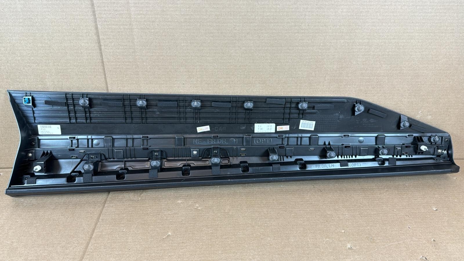 2022-2024 IONIQ 5 Limite ⭐ OEM ⭐ FRONT Door Lower Molding Left GRAY ⭐ 87721GI100