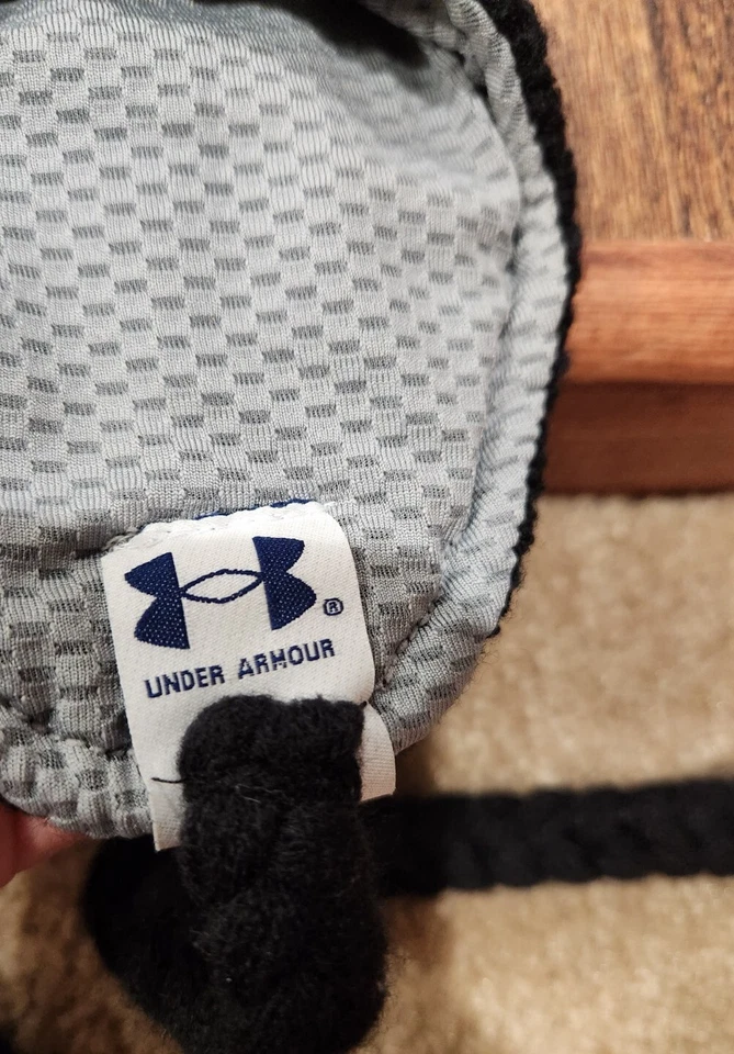 Sombrero de invierno Under Armour blanco y negro talla única Foto 3 de 3