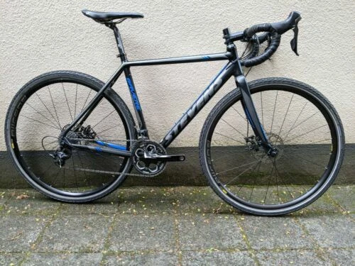 Fahrräder aus Aluminium ohne Federung Rennlenker