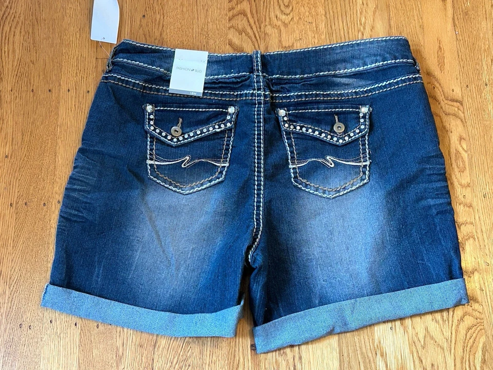 Fashion Bug Women’s  Jean Shorts Distressed Blingy Size 18 Hemmed Western Y2k - Image 3 of 4