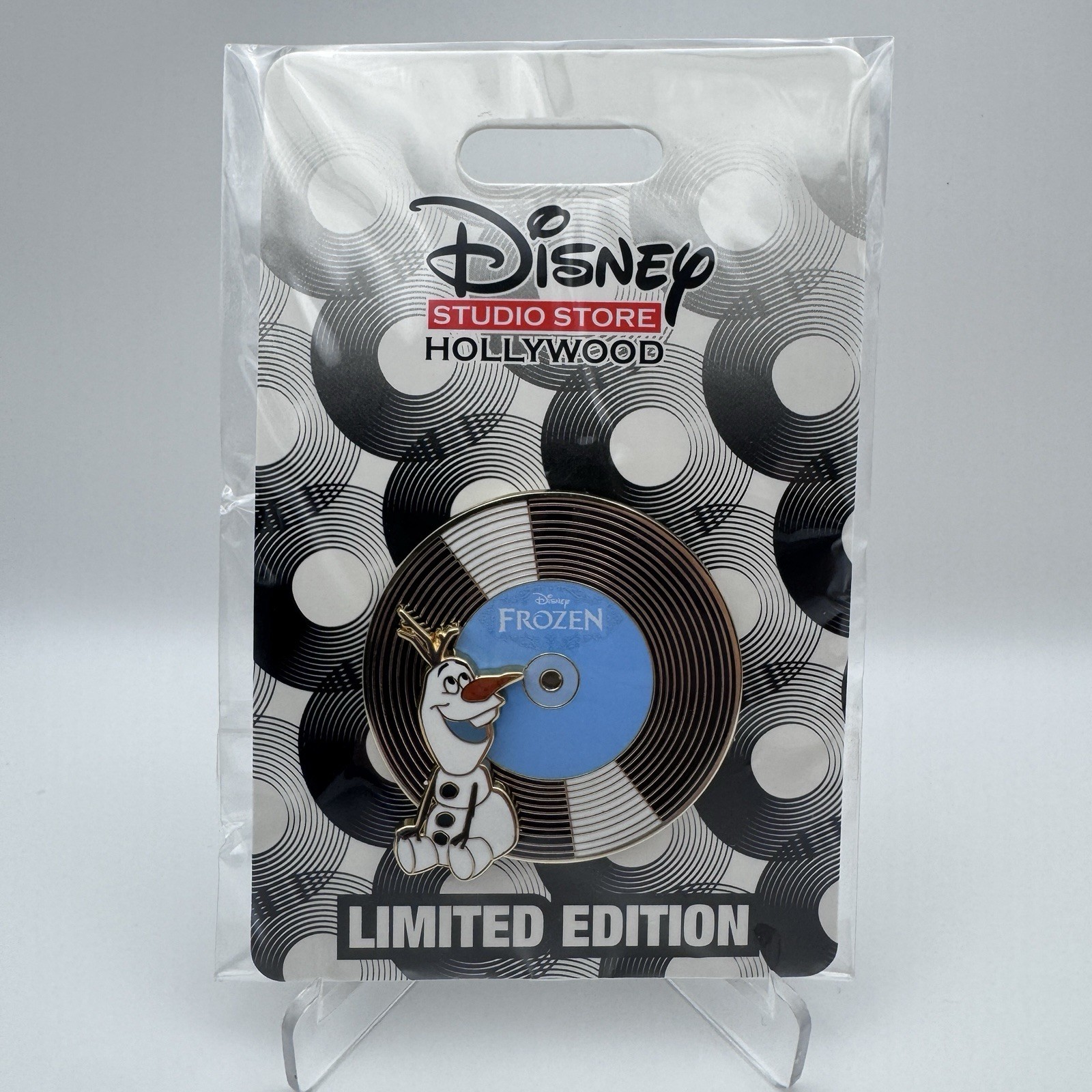 2026 D23 DSSH Olaf of Frozen Vinyl Records Series LE 400 Disney Pin