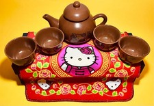 Hello Kitty Vintage Chinese Tea Set Teapot 4 Cup Ceramic Pot with Cloth Mat