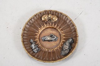 Q33J09 Brass Plate Decorative Plate Wire Braided Figural Representations