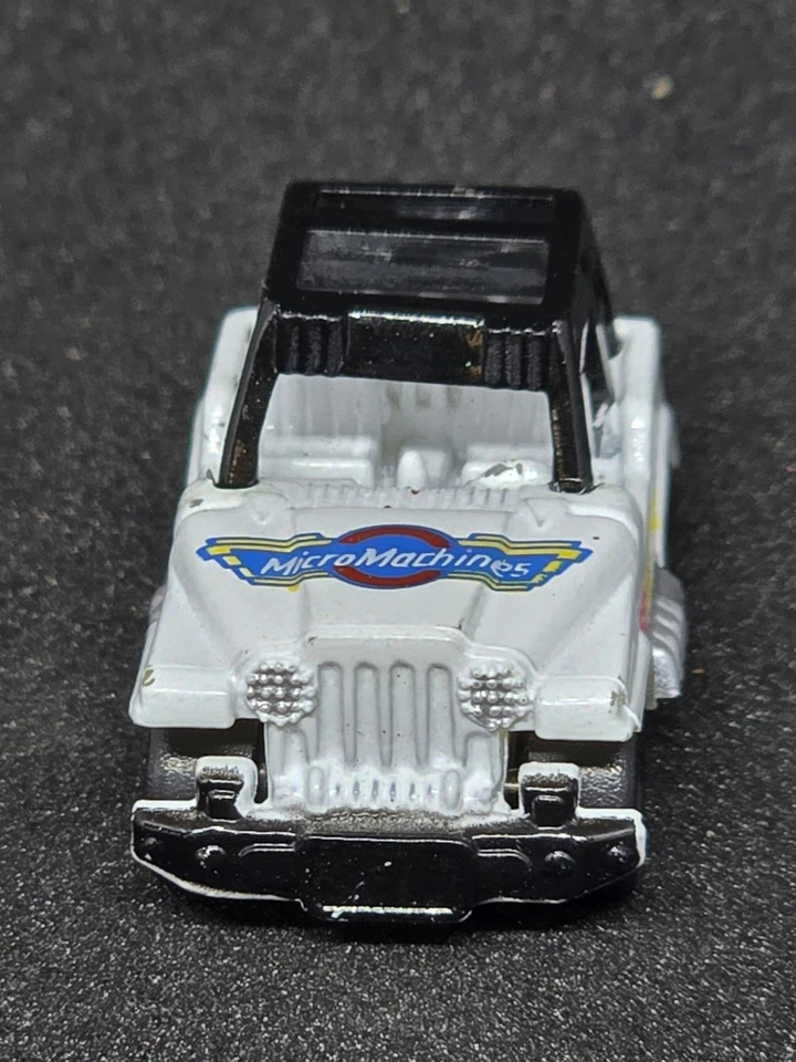 Vintage 1986 Galoob Micro Machines Mail-In Logo White Jeep RARE has small dings - Image 3 of 4