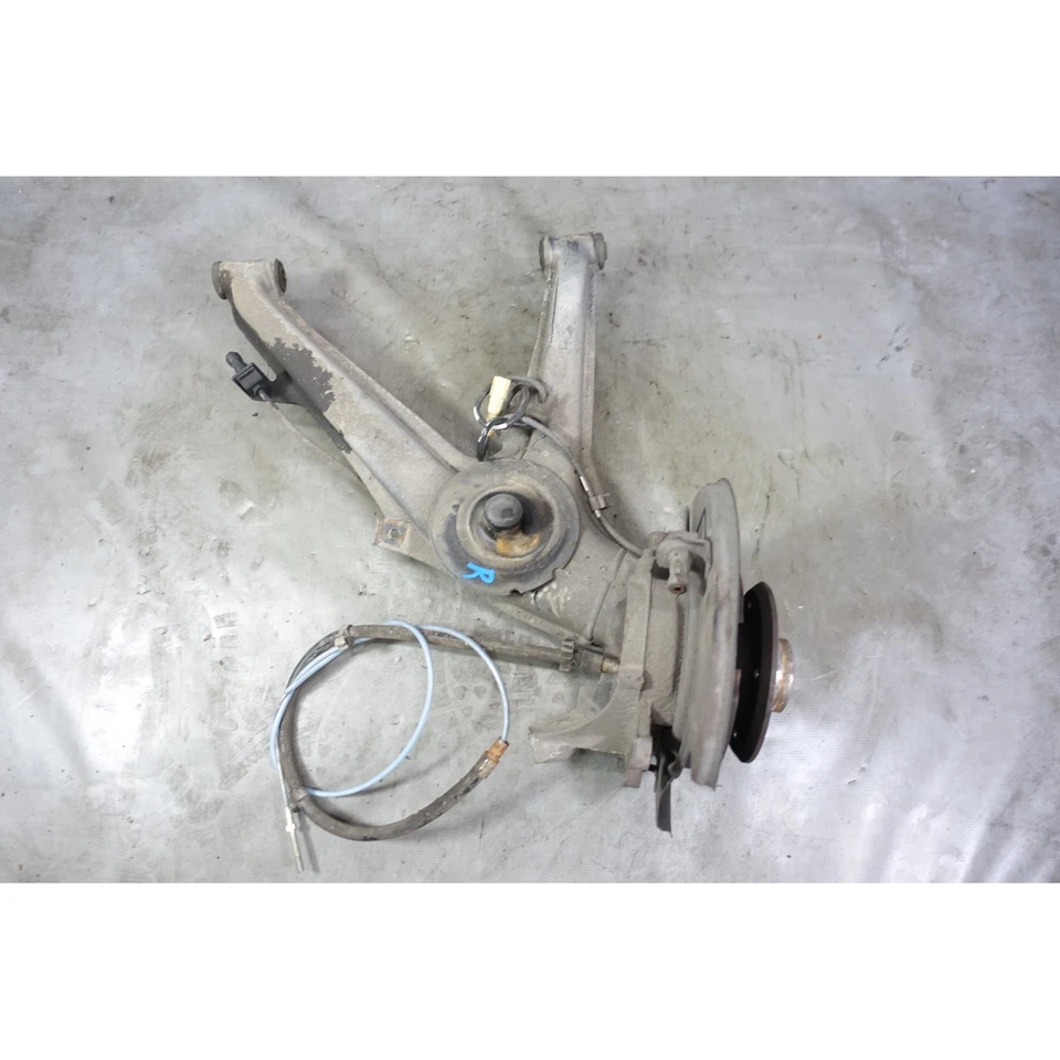 Brazo de control de arrastre trasero derecho BMW E30 serie 3 fabricante de equipos originales de fábrica 1986-1993 Foto 2 de 4