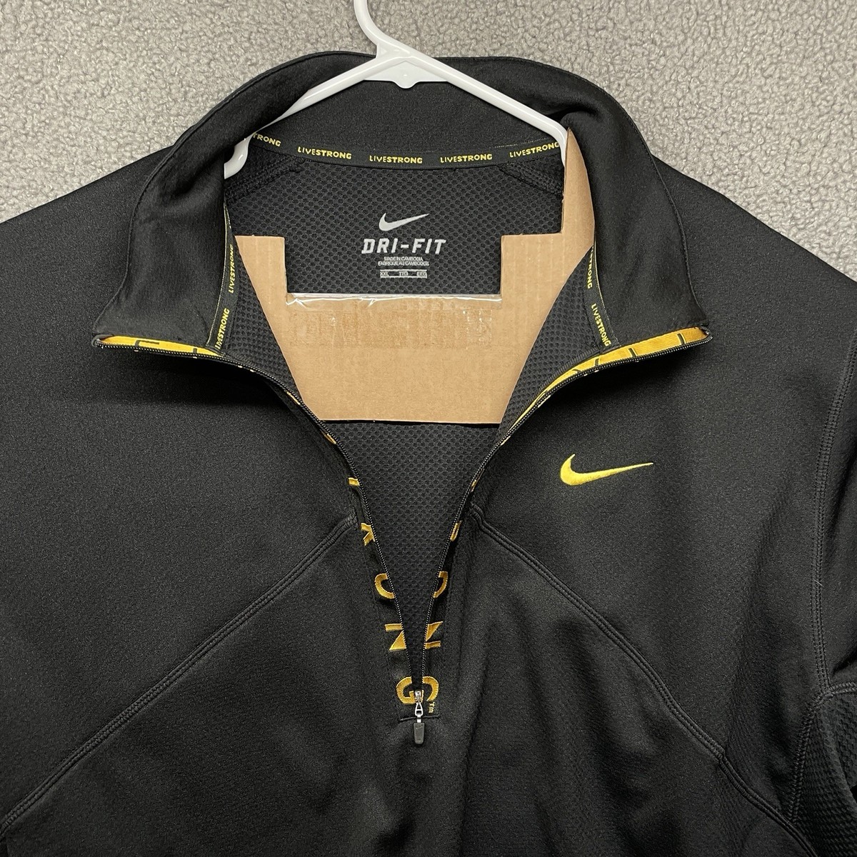 LIVESTRONG Coolmax サイクルジャージ XXL（新品） Nike Livestrong Half Zip LS Pullover Mens XXL 2XL Black Dri-Fit