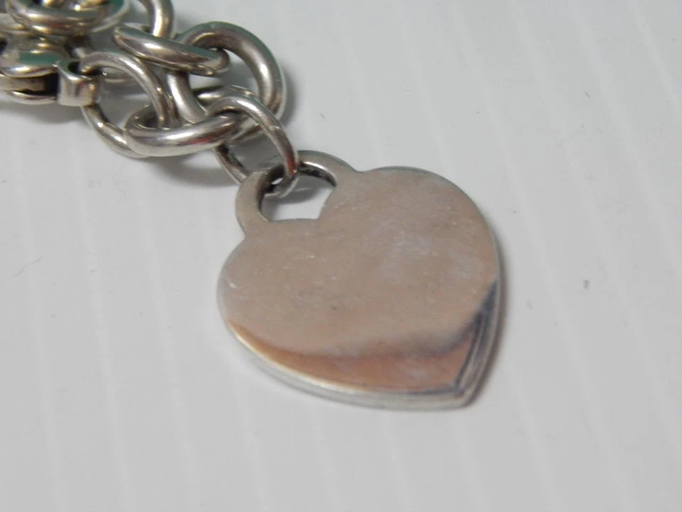 XTRA NICE HEAVY TIFFANY STERLING SILVER ENGRAVABLE HEART CHAIN BRACELET + BOX - Image 2 of 4