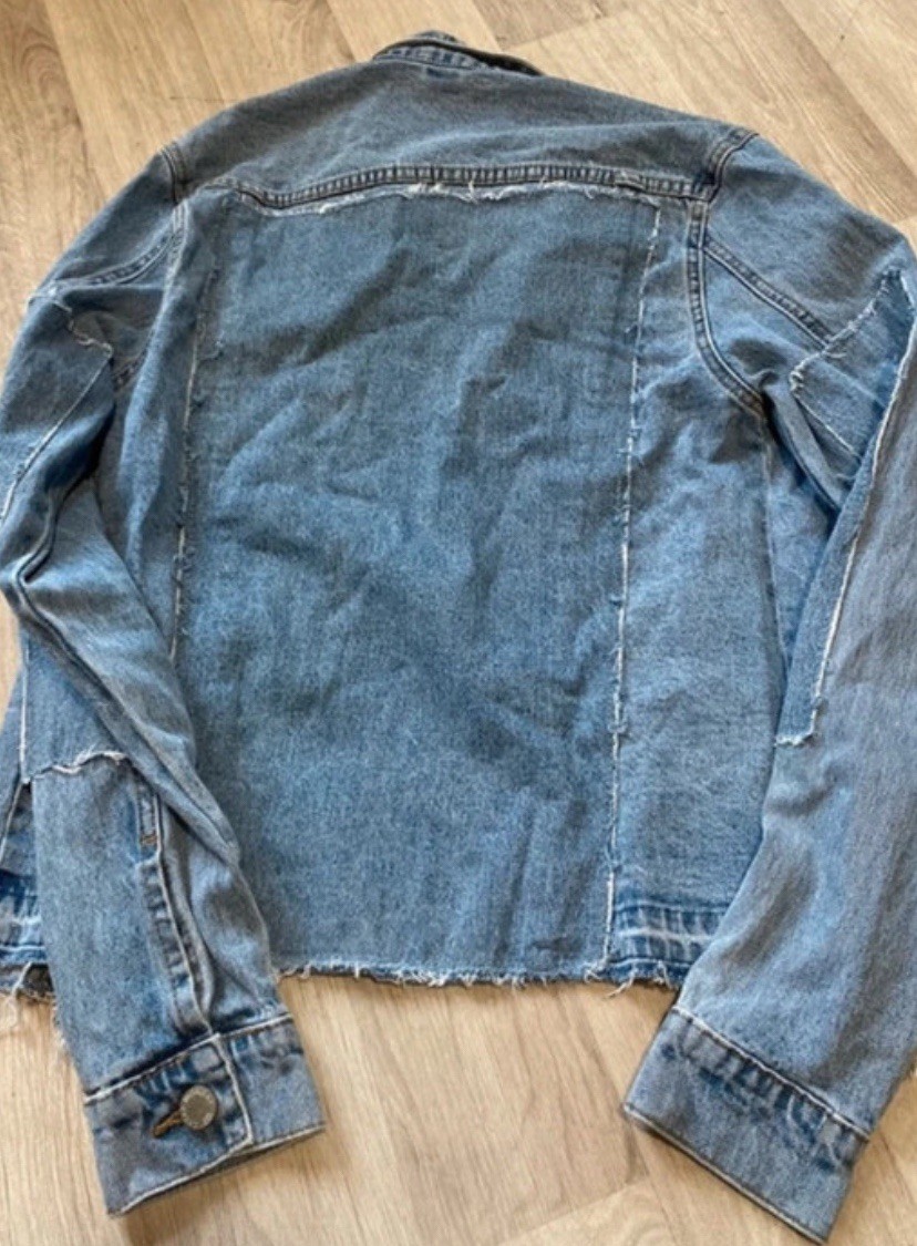 Denim jacket distressed look with patchwork grung… - image 3