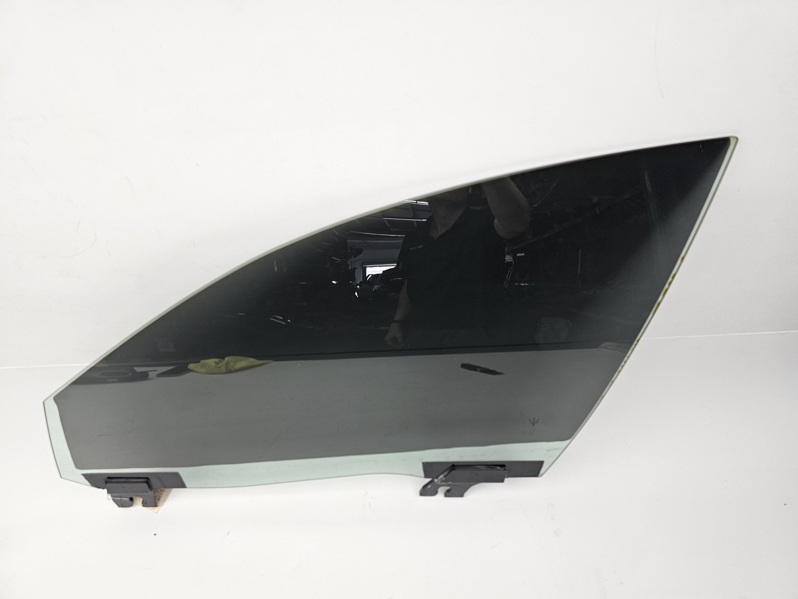 Maserati Ghibli 2014-2024 Front Left Door glass