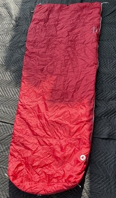 Marmot  Mavericks 40F/4C Sleeping Bag Red With Compression Sack 27 x71 