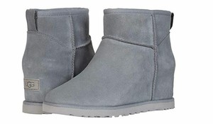 ugg femme mini wedge boot
