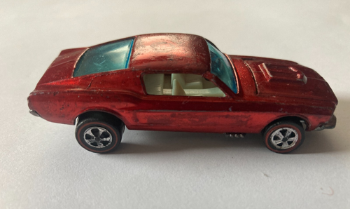 Hot Wheels 1967 Custom Mustang, Couleur Red Spectraflame, Intérieur D'origine, Fabriquée à Hong Kong