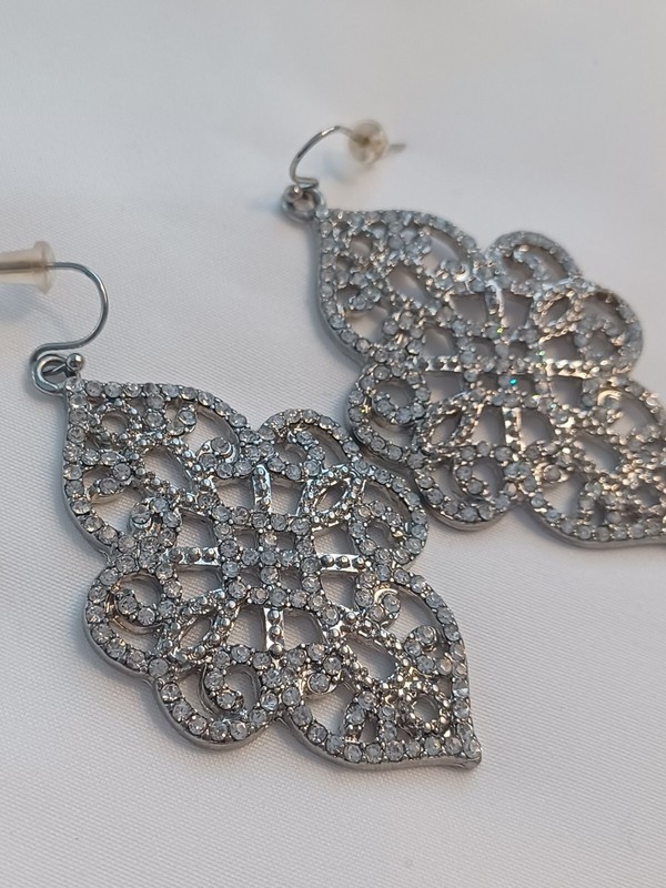 Stella & Dot Joyce Crystal Drop Chandelier Earrings Lace Design Statement 
