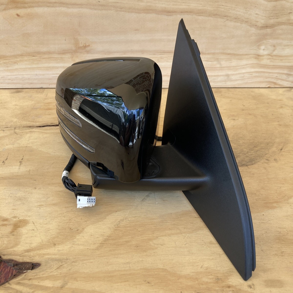 genuine mercedes OEM W176 RIGHT mirror cosmos black frame glass 