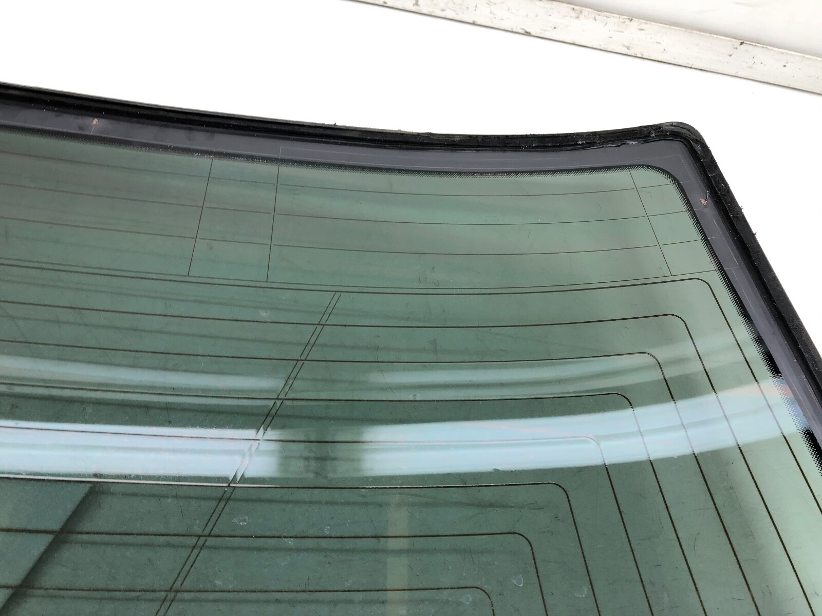2014-2020 MASERATI GHIBLI REAR WINDSHIELD GLASS OEM.