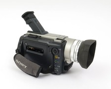 SONY DCR-TRV900 Mini Handy Camcorder with Battery and Tape