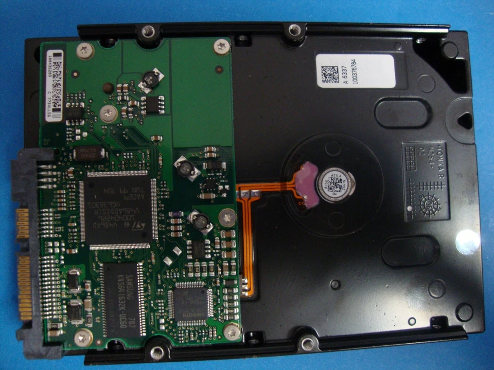 Seagate Barracuda ST3250820SCE 250GB SATA Hard Drive 9BK13E-500 FM:3.ACD TK - Image 2 of 3