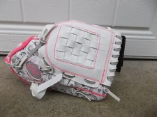 NWT RAWLINGS PLAYERS SERIES KIDS/YOUTH 10 INCH MITT/GLOVE..BRAND NEW FOR 2024
