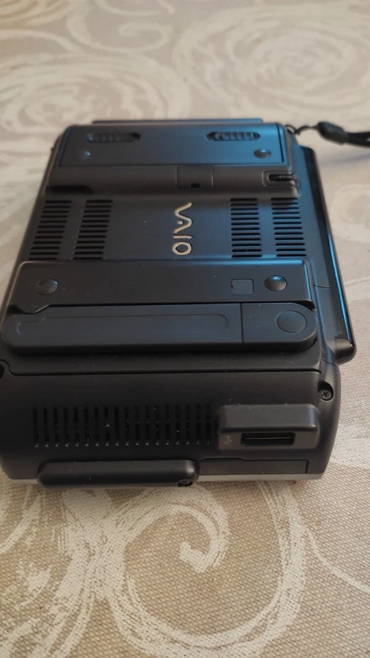 Sony VAIO 4.5-inch Micro Laptop 1GB RAM 40 GB HD (VGN-UX280P) - Bild 3 von 4