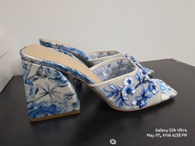 betsey johnson sb-roo blu floral size 11