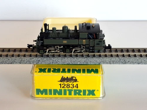 MALLET BB II 2525 K. BAY STEAM TENDER LOCOMOTIVE. ERA I MINITRIX 12834 (I968)