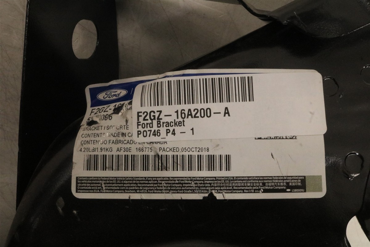 NEW OEM Ford Front Right Fender Support Bracket F2GZ-16A200-A Edge