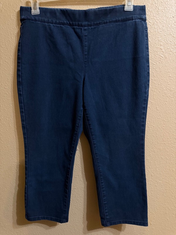 BANDOLINO KATIE DENIM CAPRI CROP PANTS SZ 12 DARK WASH STRETCH SLIM LEG PULL ON