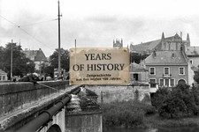 Foto kein Zeitgen&ouml;ssisches Original Br&uuml;cke Stra&szlig;enbahn Kirche Fluss Frankreich B