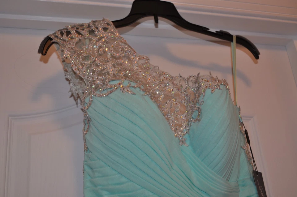 NWT La femme Light Mint Formal Gown Prom Dress Women's size 4 - Image 3 of 4