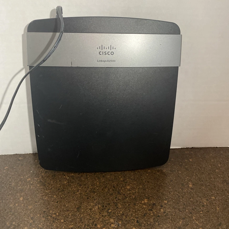 Cisco Linksys E2500 4 Port Dual Band Wireless-N Wifi Router - Image 4 of 4