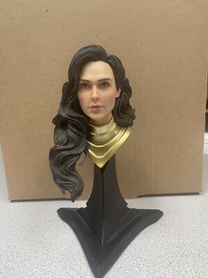 Queen Studios Wonder Woman 1/4 Resin Head Statue Painted Justice League