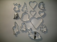 LOT OF 13 SOME VINTAGE METAL HOLIDAY COOKIE CUTTERS 11291