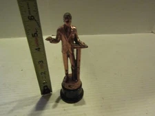 VINTAGE BOY SCOUT OF AMERICA BSA SCOUTING METAL FIGURE STATUE COPPER COLOR