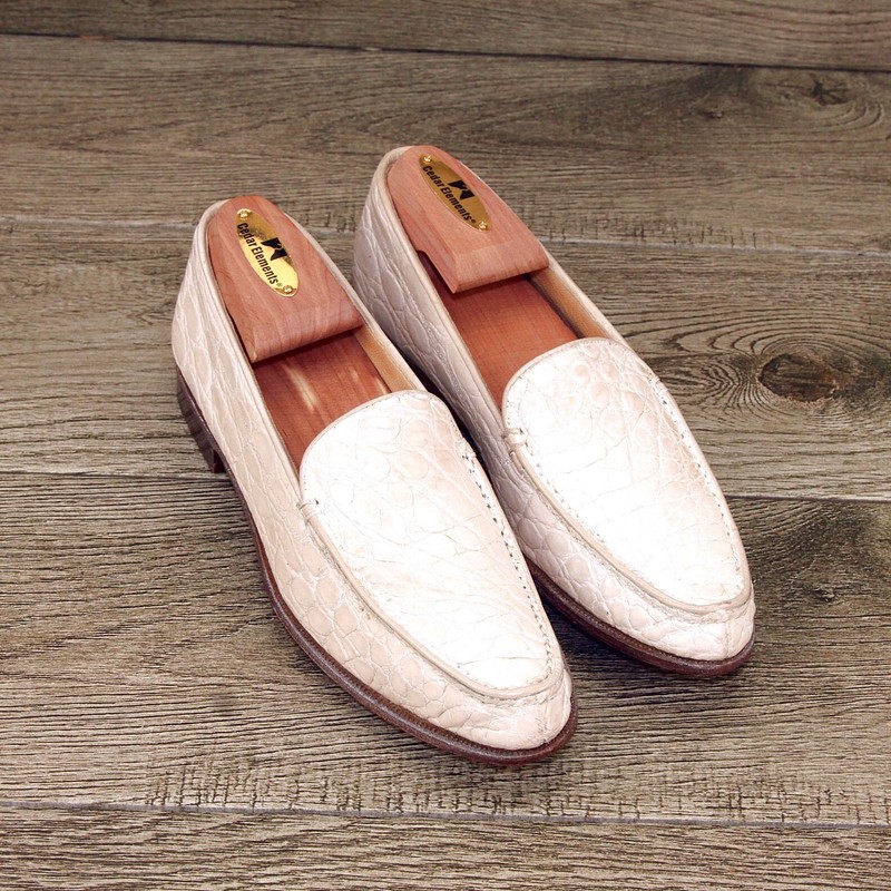 $ 1370 Neiman Marcus GRAVATI Women's 5.5 M Genuine Crocodile * add $15 new Trees