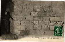 Old postcard Gisors - sculptures of the Prisoner's Tower (182191)