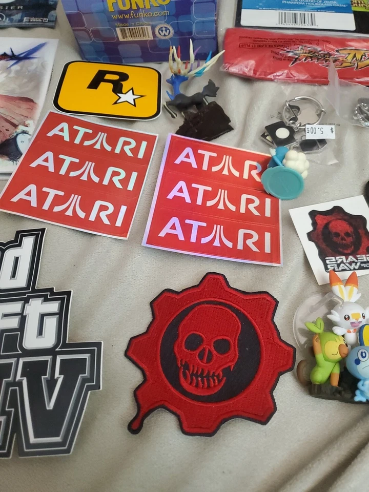 Lot Of 32 Video Game Item Lot - Promo / Merchandise - Pokemon / Zelda / GTA /Etc - Image 4 of 4