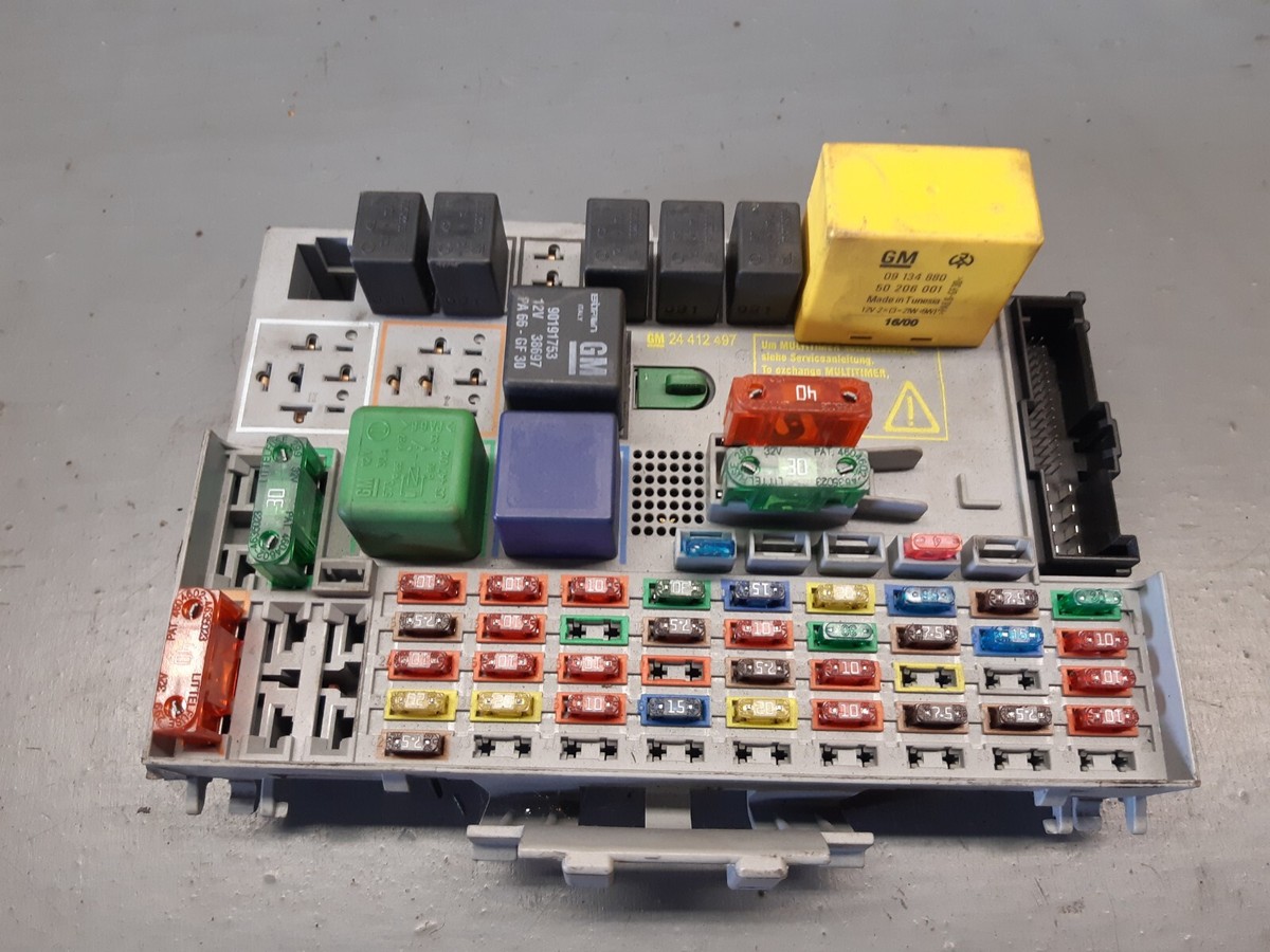 VAUXHALL ASTRA G MK4 COUPE 2001-2005 DASHBOARD FUSE BOX 24412497 2.2 PETROL 