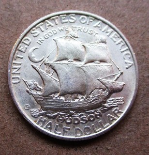 1935 HUDSON CLASSIC COMMEMORATIVE SILVER HALF DOLLAR. AU CONDITION.