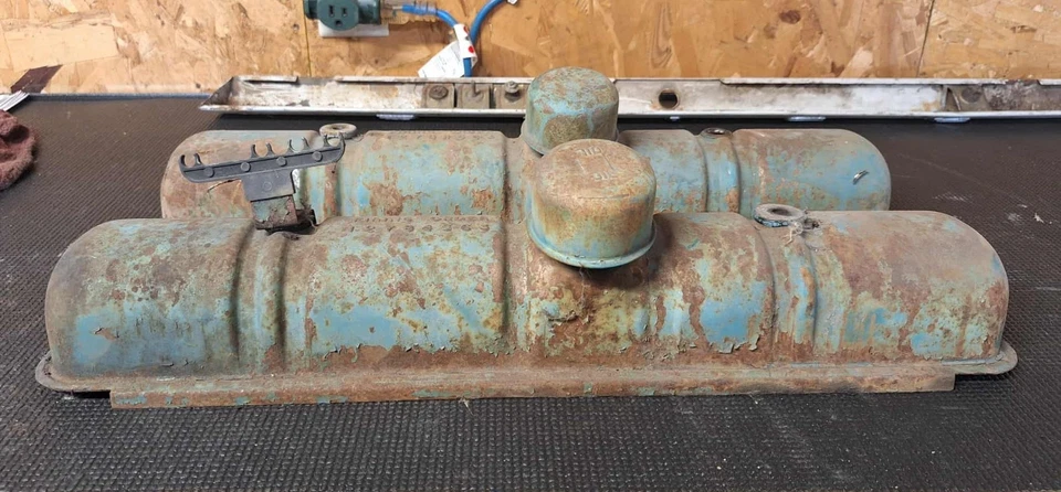 Buick LeSabre 364 1960 cubiertas de válvula V8 Foto 2 de 4