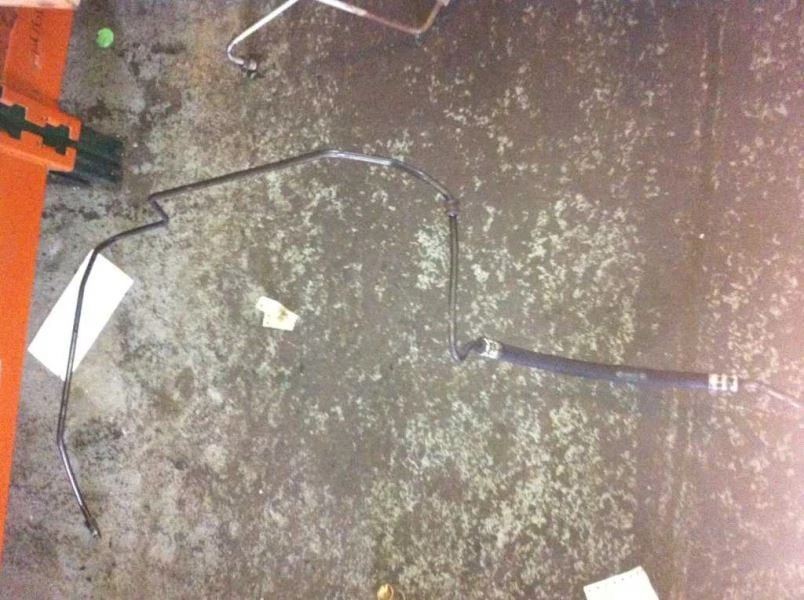 2003 Volvo XC90 Power Steering Pressure Hose 2.9 Liter 6 Cylinder - Image 2 of 4