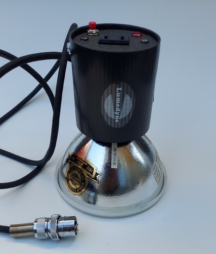 Lumedyne Straight Cord Standard Flash Head w Reflector 2