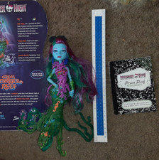 Monster High Great Scarrier Reef Posea Reef Down Under Ghouls con caja de diario trasera