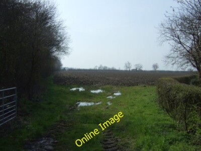 Foto 6x4 Feldeingang von Willoughby Road Countesthorpe neben dem di c2014