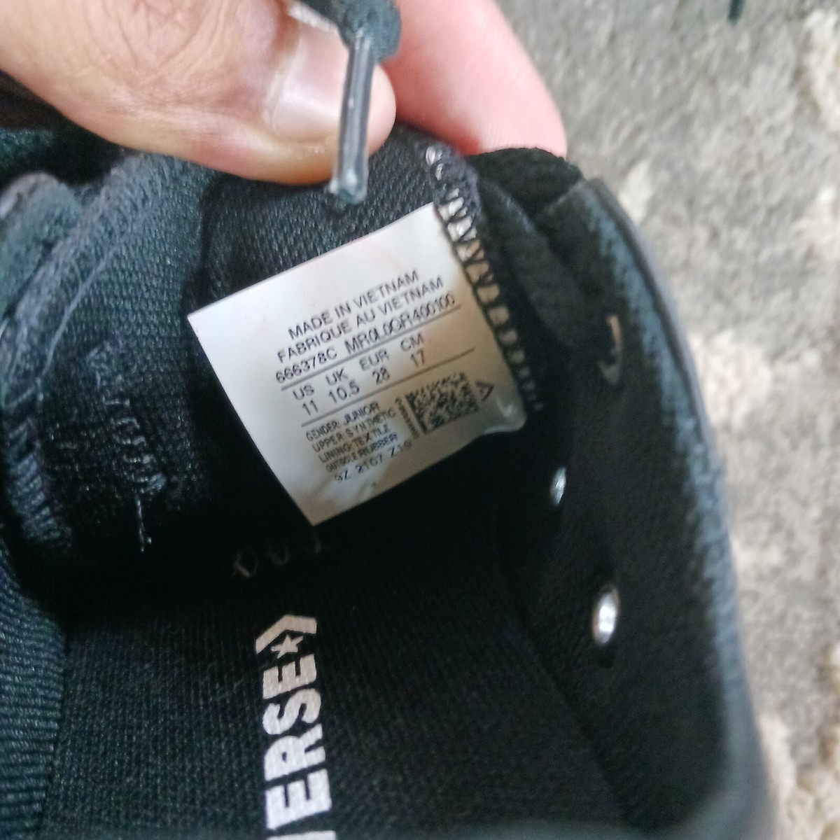 Converse Chuck Taylor Low Top Black Juniors Kids Sz 11 Sneakers