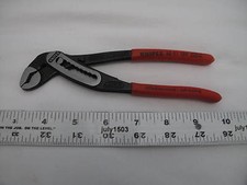  1 New 7-1/4" Knipex Alligator Pliers 88 01 180 Made in Germany