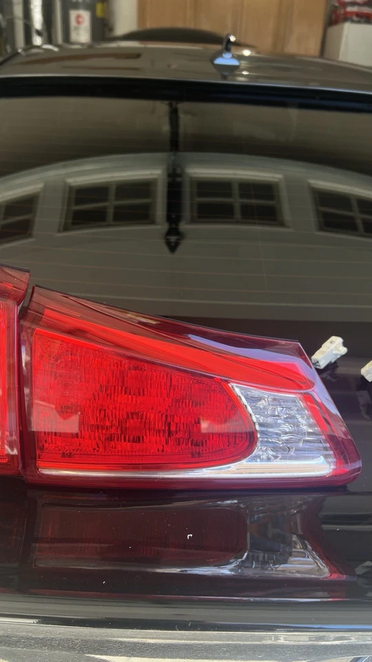 2011-2013 雷克萨斯 IS350/IS250 原始设备制造商尾灯-一对-状况良好-正品雷克萨斯 — 第 4/4 张图片