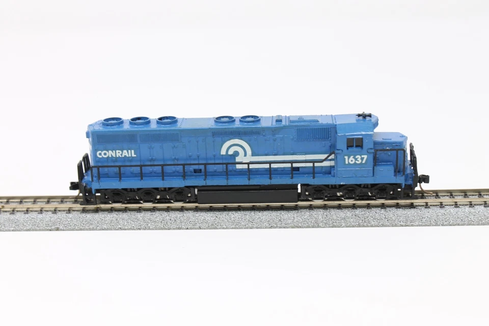 N Scale Model Power SD45 Diesel Locomotive Conrail CR 1637 Blue DC - Image 3 of 4